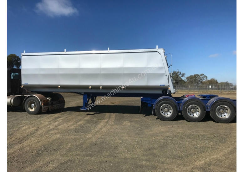 caption Moore B/D Lead/Mid Tipper Trailer
