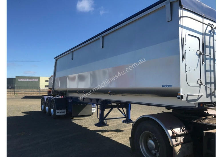caption Moore B/D Lead/Mid Tipper Trailer