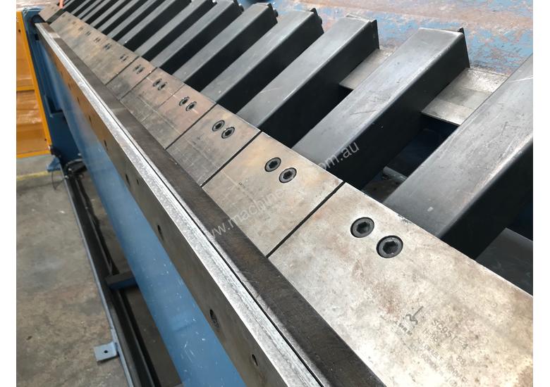 caption Just In - Late Model Steelmaster 3200mm x 4mm NC Programmable Panbrake Folder