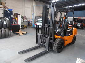 Hangcha 3.5T Forklift with ISUZU Diesel engine - picture0' - Click to enlarge