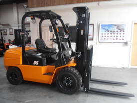 Hangcha 3.5T Forklift with ISUZU Diesel engine - picture1' - Click to enlarge
