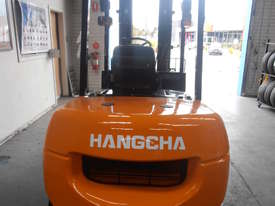 Hangcha 3.5T Forklift with ISUZU Diesel engine - picture2' - Click to enlarge