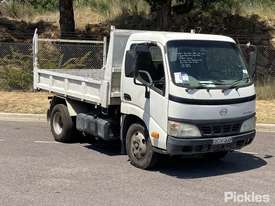 2006 Hino Dutro U305 - picture0' - Click to enlarge