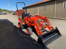 Kioti CS2610 Tractor - picture2' - Click to enlarge