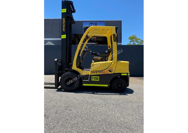 caption Hyster H2.50FT Diesel Forklift