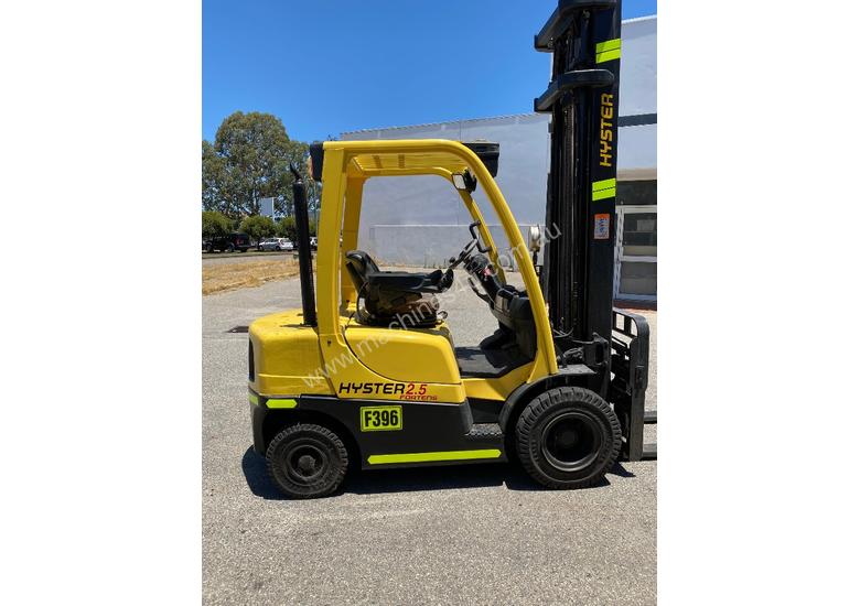 caption Hyster H2.50FT Diesel Forklift