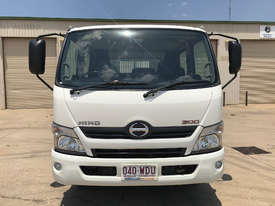 Hino 917 - 300 Series Tipper Truck - picture2' - Click to enlarge