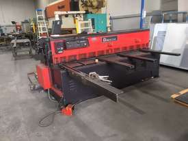 Hydraulic guillotine - picture0' - Click to enlarge