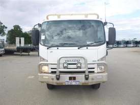 Isuzu NPS 300 - picture0' - Click to enlarge