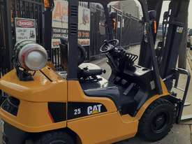 Forklift for sale Cat 2.5 ton 4290mm container mast low hrs 2000 model - picture0' - Click to enlarge
