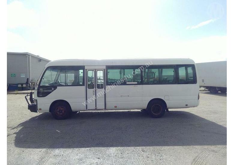 caption Toyota Coaster