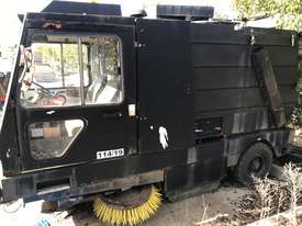 Dulevo Street Sweeper - picture0' - Click to enlarge
