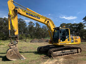 Komatsu PC220LC Tracked-Excav Excavator - picture2' - Click to enlarge