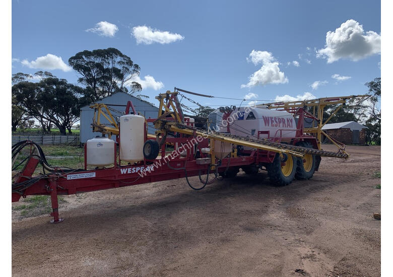 caption Wespray R2750 Boom Spray Sprayer