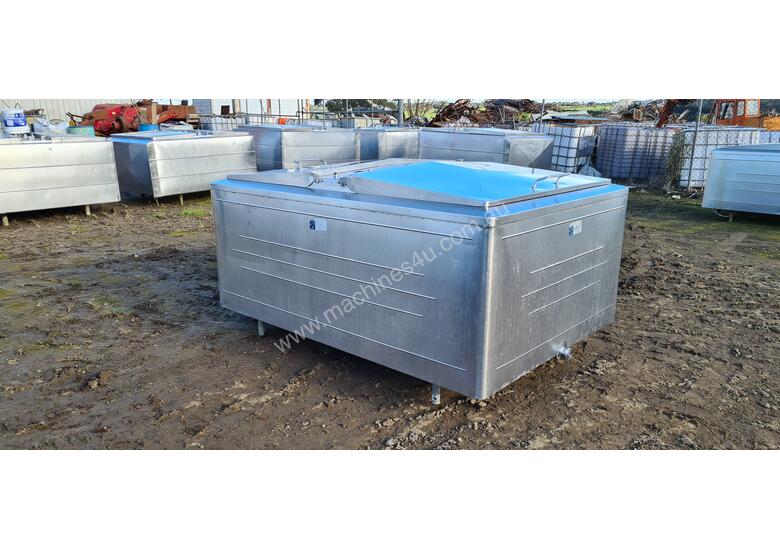 caption STAINLESS STEEL TANK, MILK VAT 1850 LT