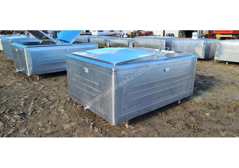caption STAINLESS STEEL TANK, MILK VAT 1850 LT