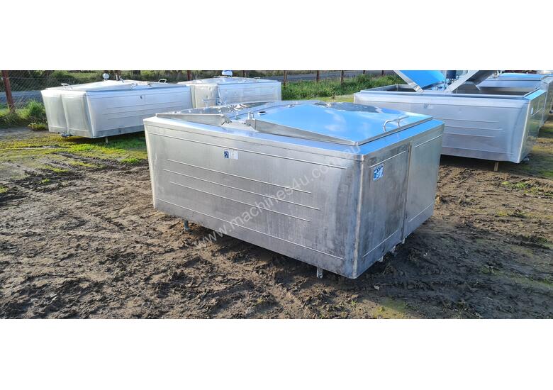 caption STAINLESS STEEL TANK, MILK VAT 1850 LT