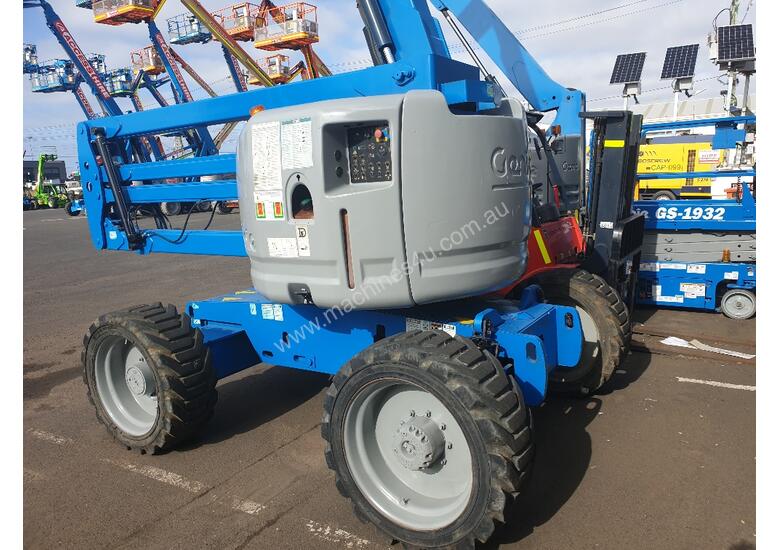 Used 2006 Machinery Genie Z51 Articulated Boom Lifts in , Listed on