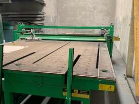 Glass cutting machine - picture1' - Click to enlarge