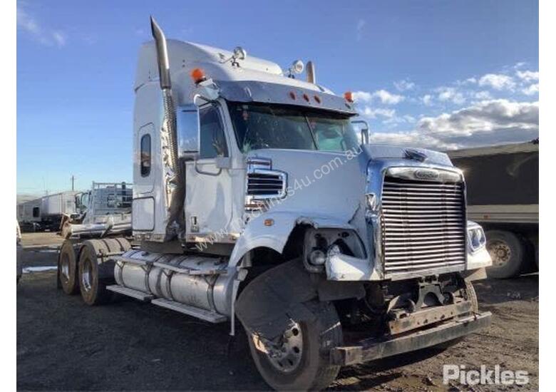 caption 2017 Freightliner Coronado 114