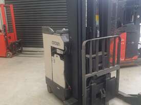 Crown 1.6T Stand In Reach Truck with brand new batteries - picture2' - Click to enlarge