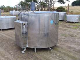 2,030lt STAINLESS STEEL TANK, MILK VAT - picture0' - Click to enlarge