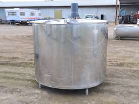 2,030lt STAINLESS STEEL TANK, MILK VAT - picture1' - Click to enlarge