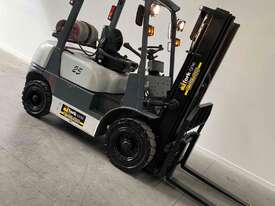 Forklift 2.5 tonne container Nissan eng - Hire - picture2' - Click to enlarge