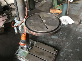 H5 Geared Head Pedestal Drill, 125-2880 RPM Spindle Speed Model H5-3C, 3 Phase Plug - Used Item - picture2' - Click to enlarge