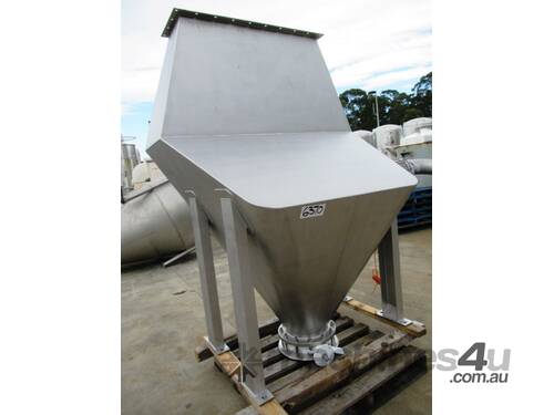 Powder Dump Hopper (Stainless Steel), Capacity: Approx 2Cu Mtr