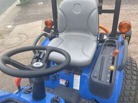 New Holland Boomer 2030 with Mid-Mount Mower - picture2' - Click to enlarge