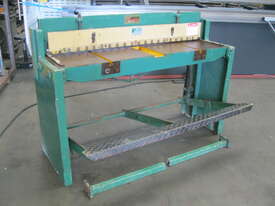 Herless 1250 mm x 1.6mm Treadle Guillotine - picture0' - Click to enlarge