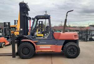 ACTIVE FORKLIFTS - Toyota Diesel Forklift 10 Ton 1.8m tynes Side shift & fork positioner