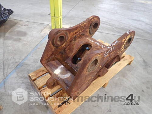 EXCAVATOR QUICK HITCH