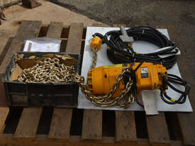 HL1500K INGERSOLL-RAND pneumatic air overhead powered 10m chain hoist 1500kg SWL - picture0' - Click to enlarge