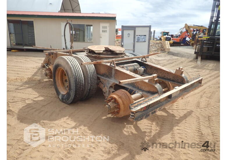 Buy Used 2001 ROAD WEST TRANSPORT DOL200 TRI AXLE CONVERTER DOLLY Dolly
