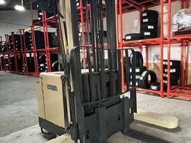 CROWN ALL DIRECTIONAL STACKER WITH REACH - picture2' - Click to enlarge