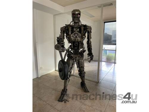 METAL TERMINATOR SCULPTURE