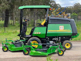 John Deere 1600 Wide Area mower Lawn Equipment - picture1' - Click to enlarge