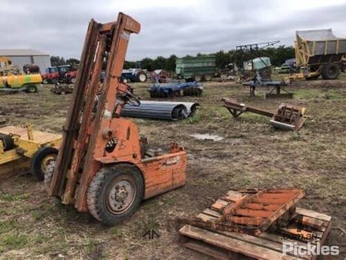 2 Stage Front & Forklif, Hyster (Salvage)