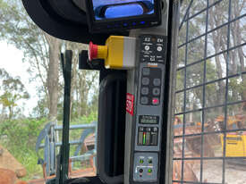 CASE TR270 Skid Steer Loader - picture1' - Click to enlarge