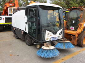 JOHNSTON CN-201 SWEEPER - picture0' - Click to enlarge