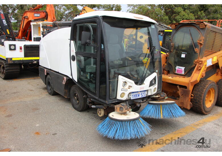 Used 2013 johnston CN201 Street Sweeper in , - Listed on Machines4u