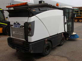 JOHNSTON CN-201 SWEEPER - picture1' - Click to enlarge