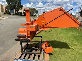 Wood Chipper Barrett 3PL PTO 6 in feed takes 4 inch log - picture0' - Click to enlarge