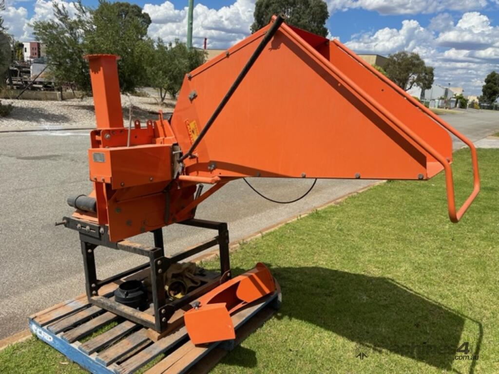 Used barrett Wood Chipper Barrett 3PL PTO 6 in feed takes 4 inch log Wood Chippers Shredders in