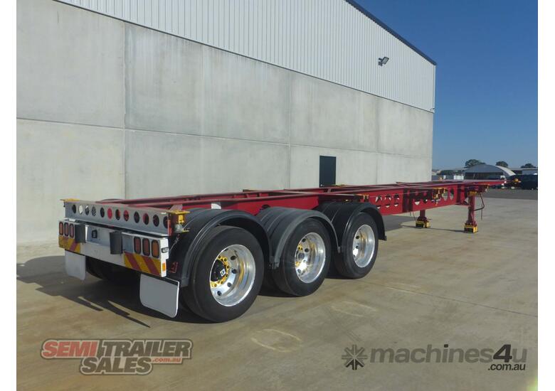 Buy Used 2008 krueger Krueger 40FT Skel with Rear Steer Axle Skel ...