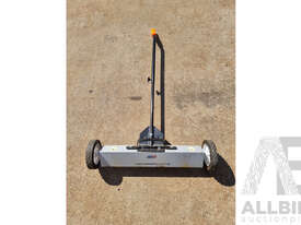 Industrial Workshop Cleaning Equipment - picture1' - Click to enlarge