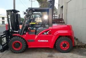 ACTIVE FORKLIFTS - Brand new 7 Ton HC container entry forklift for sale/hire wide carriage 1.8m tyne