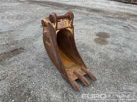 Komatsu 390mm Trench Bucket - picture0' - Click to enlarge